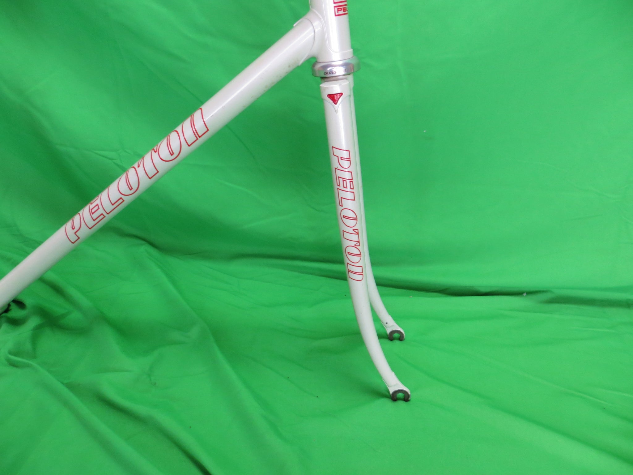 Peloton // White // 51cm – NJS EXPORT