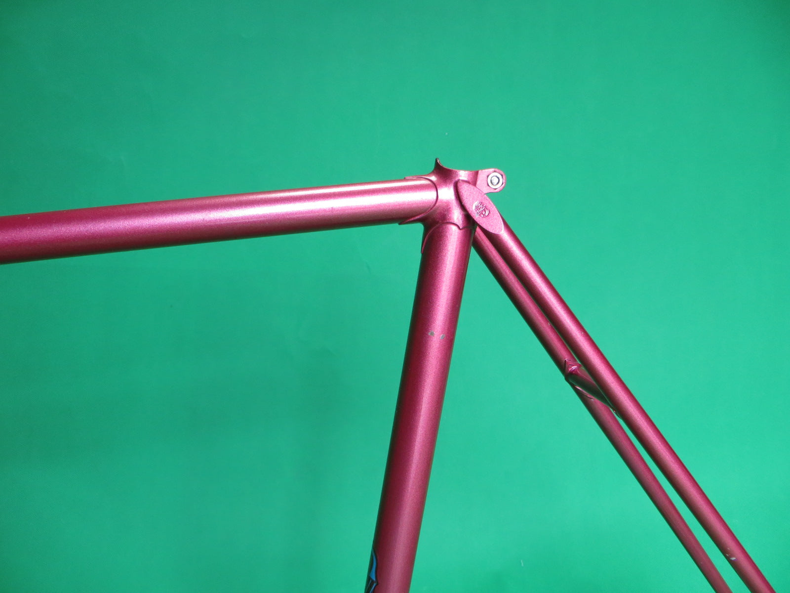 WATANABE // Ruby Metallic // 52cm – NJS EXPORT