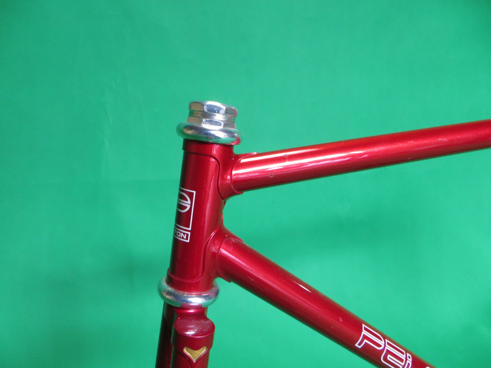 PELOTON // Metallic Red // 49.5cm – NJS EXPORT
