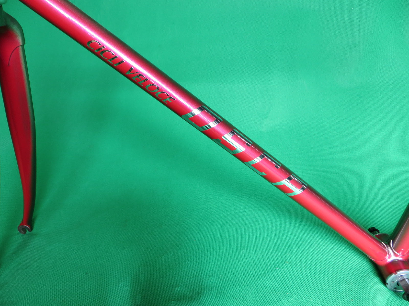 Osca // Red Grey Metallic Fade // Columbus Max Fork // 51.5cm