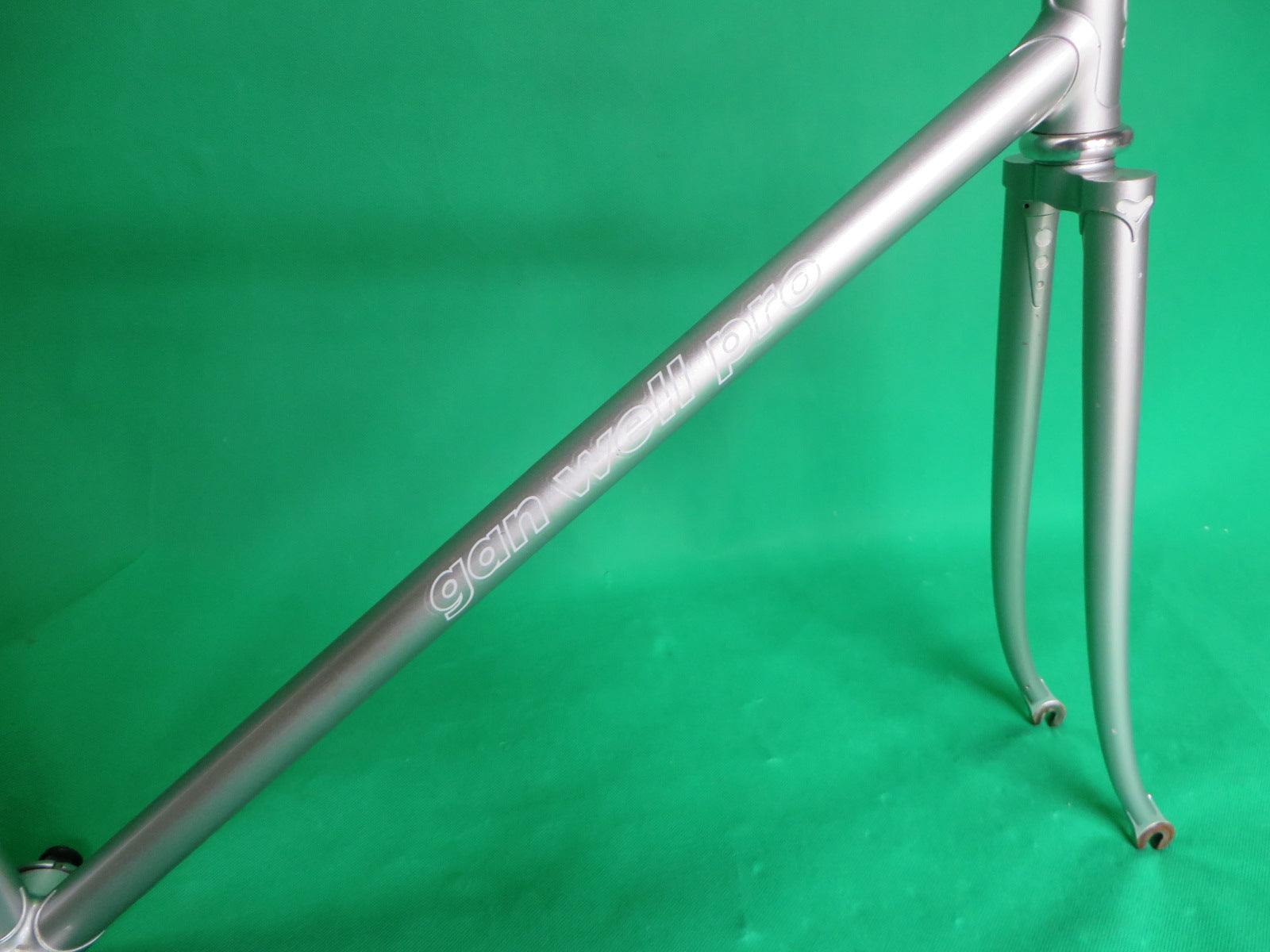 Gan Well Pro // Silver // 50.5cm – NJS EXPORT