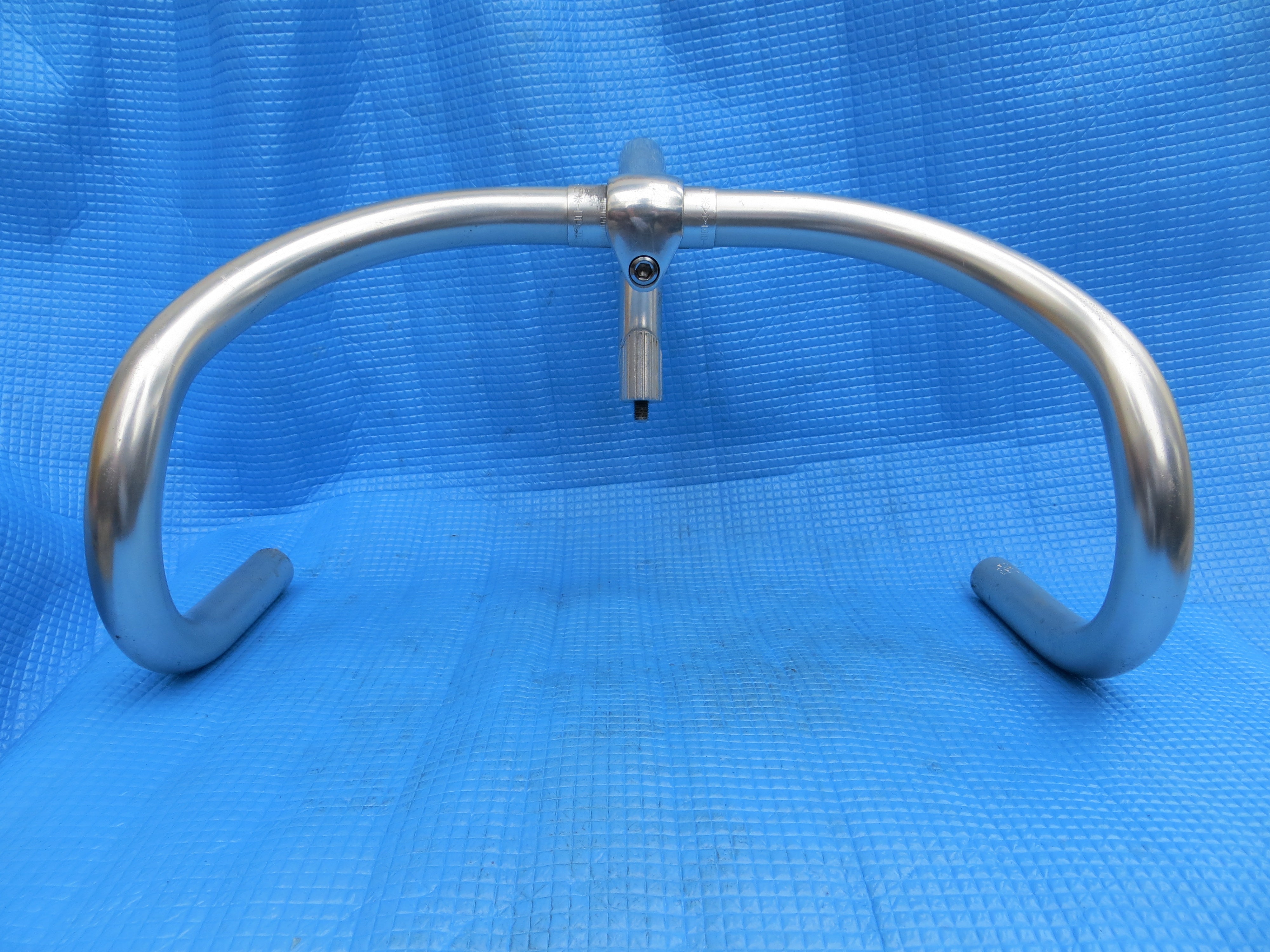 B123 370mm AA NJS Handlebar, Nitto Jaguar 100mm/58 degree AA NJS Stem (22101209)