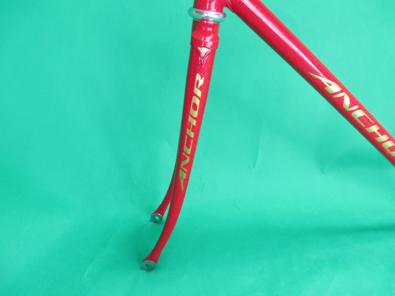 Anchor // Red with gold flake // 50.5cm – NJS EXPORT