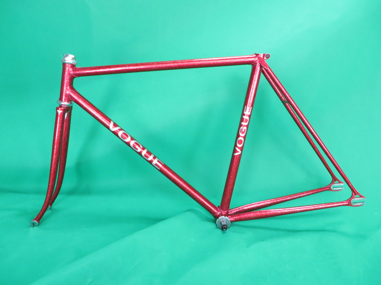 VOGUE // Red with Silver Flake // 50.5cm