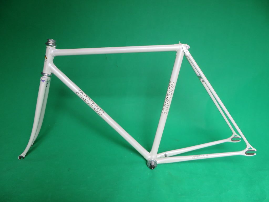 Stratos // White // 50.5cm